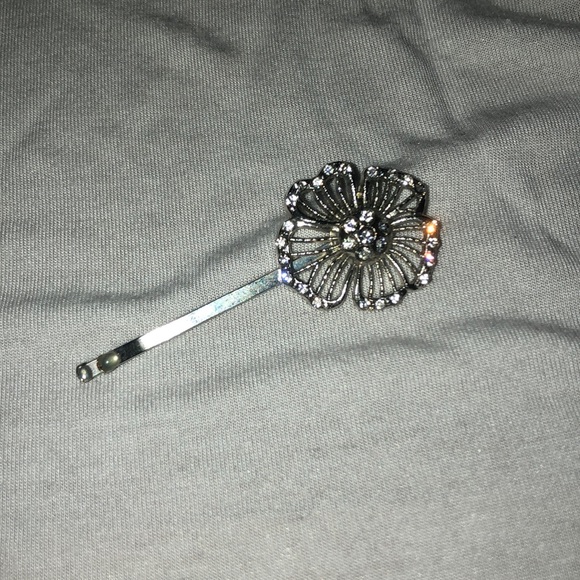 Elegant Flower Barrette Hair Clip - Picture 1 of 2